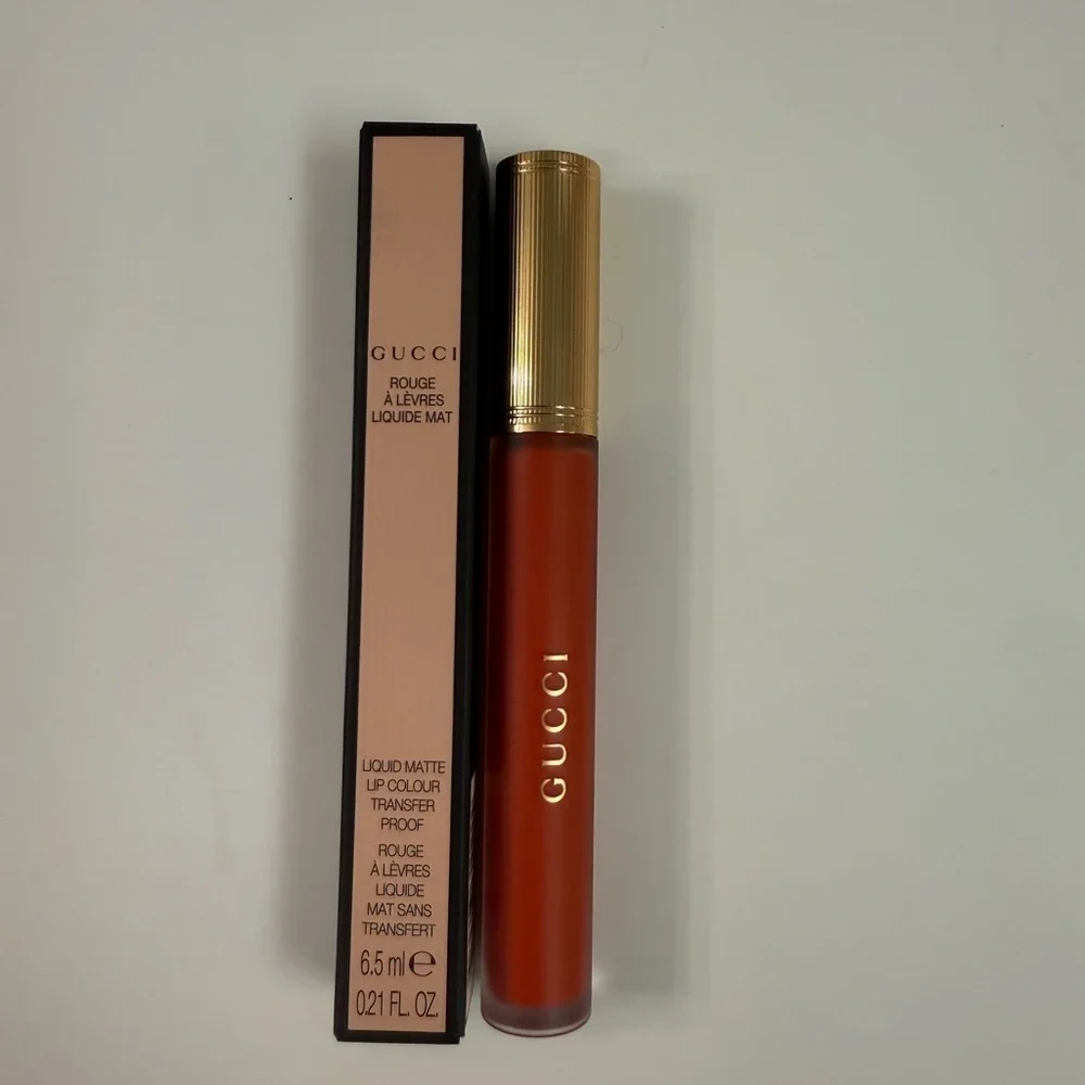 NWOT Gucci Transfer-Proof Matte Liquid Lipstick  Lizzie Tiger color